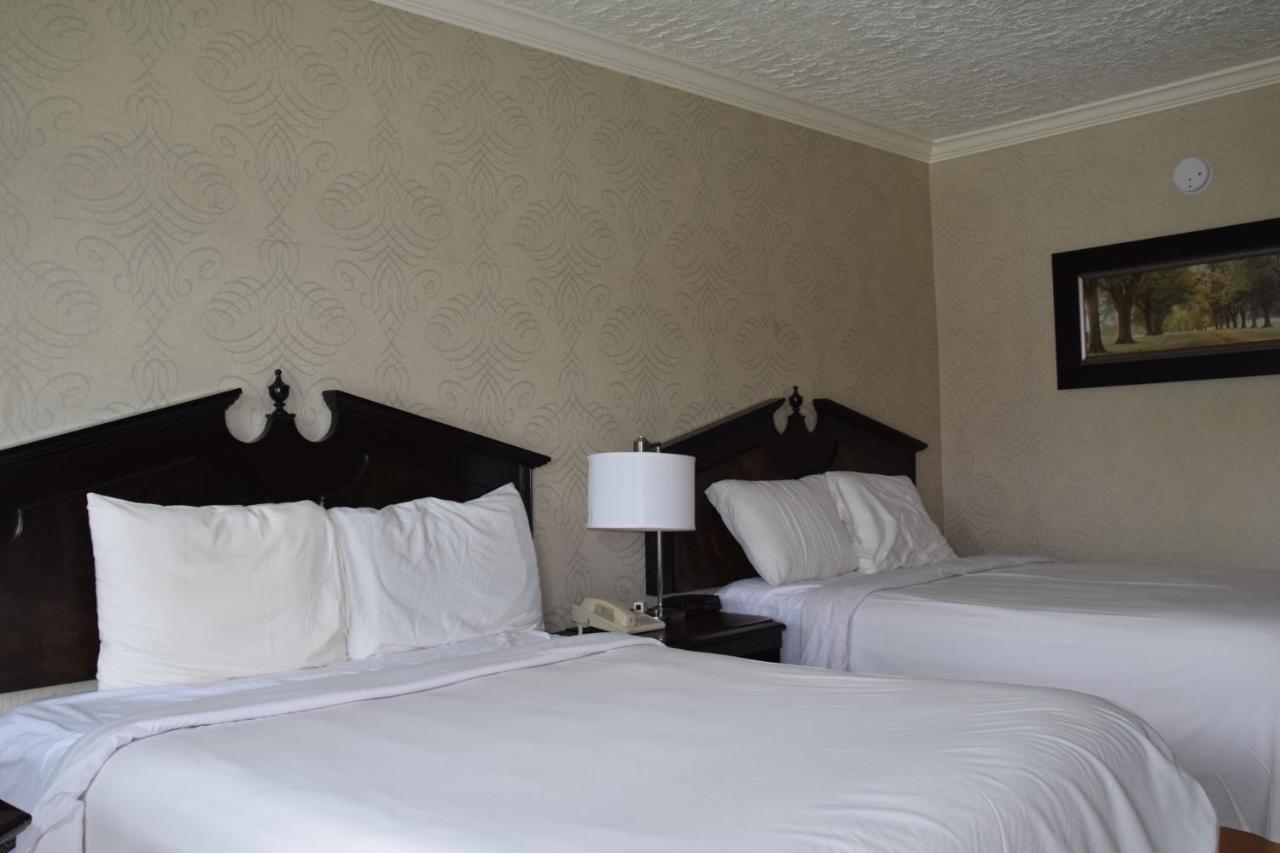 Festival Courtyard Inn ストラトフォード エクステリア 写真